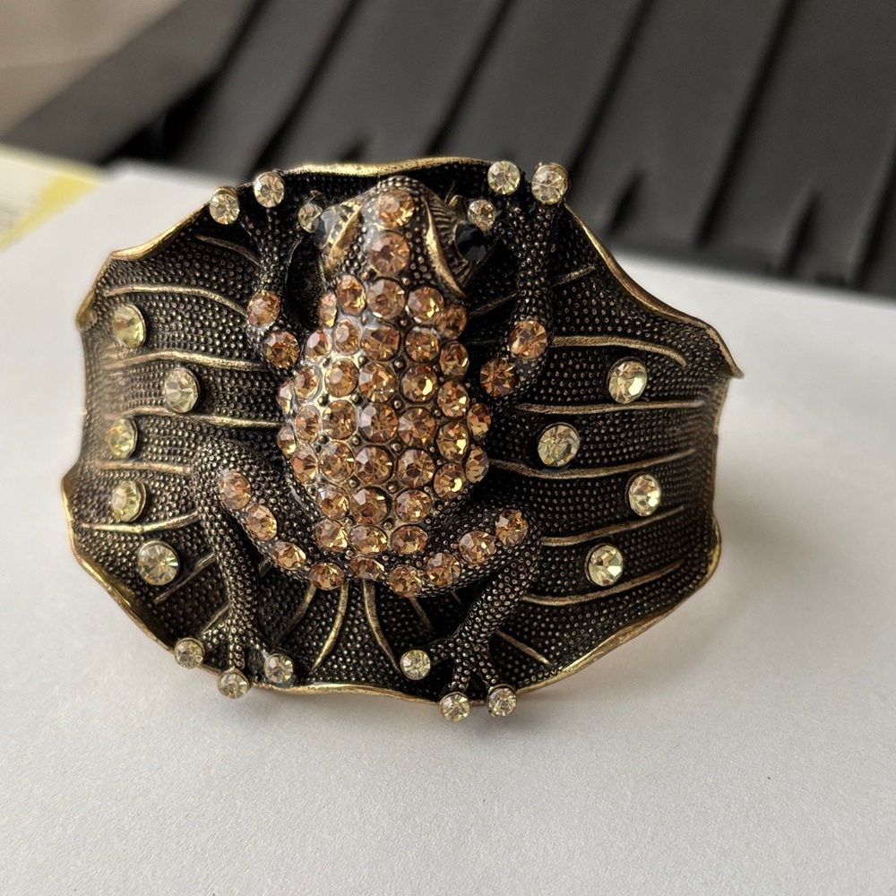 Rhinestone Frog Cuff Bracelet